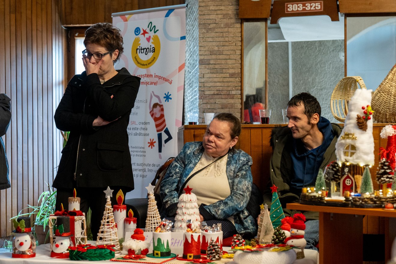 Fontos, hogy a társadalom láthassa azokat a fogyatékkal élő személyeket, akik rezidenciális otthonokban élnek, de nincsenek elfelejtve, hisz alkotnak, így fejezve ki önmagukat •  Fotó: Haáz Vince
