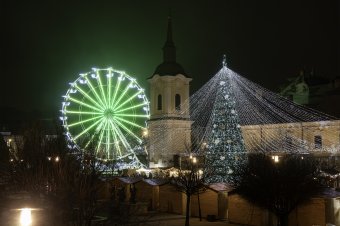 Utcabál, lézershow, tűzijáték – így köszöntik az újévet Maros megyében