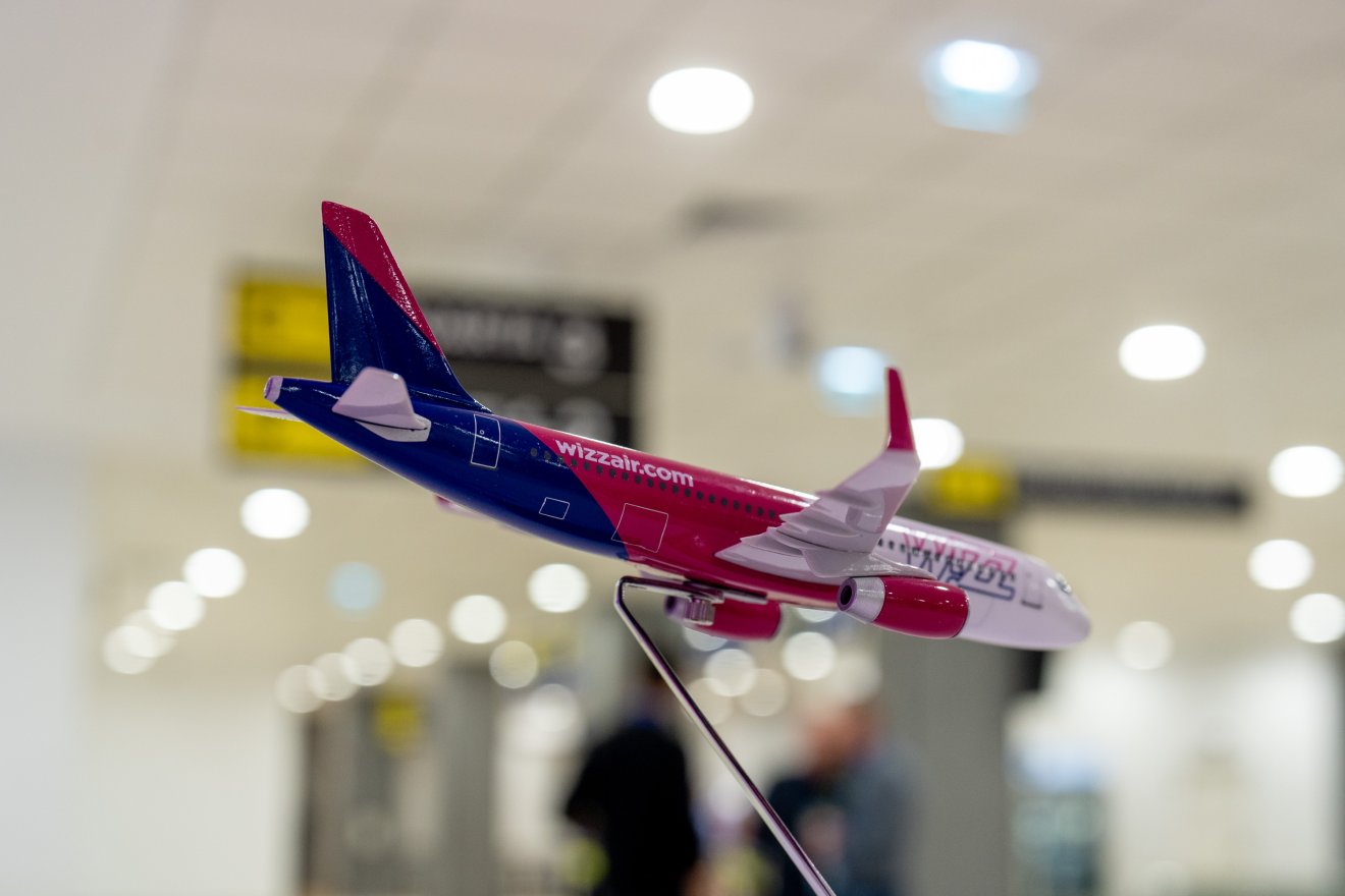 A légi közlekedést sem kímélik a növekvő költségek, gépeket von ki Romániából a Wizz Air