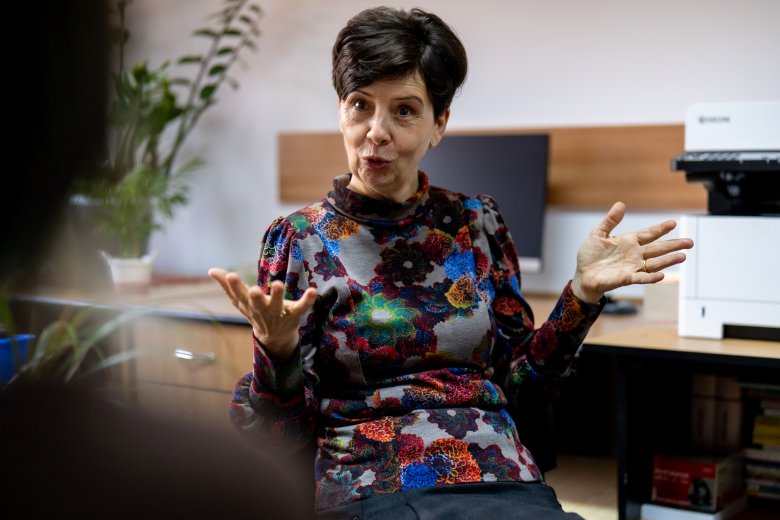 Az iskolapadra ragasztott szív története is lehetne Fejes Réka szakmailag elismert munkája