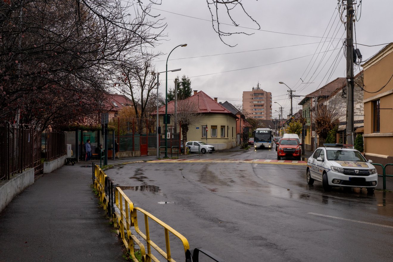 Magasított átjáró van, de a szülők szerint ez nem elég •  Fotó: Haáz Vince
