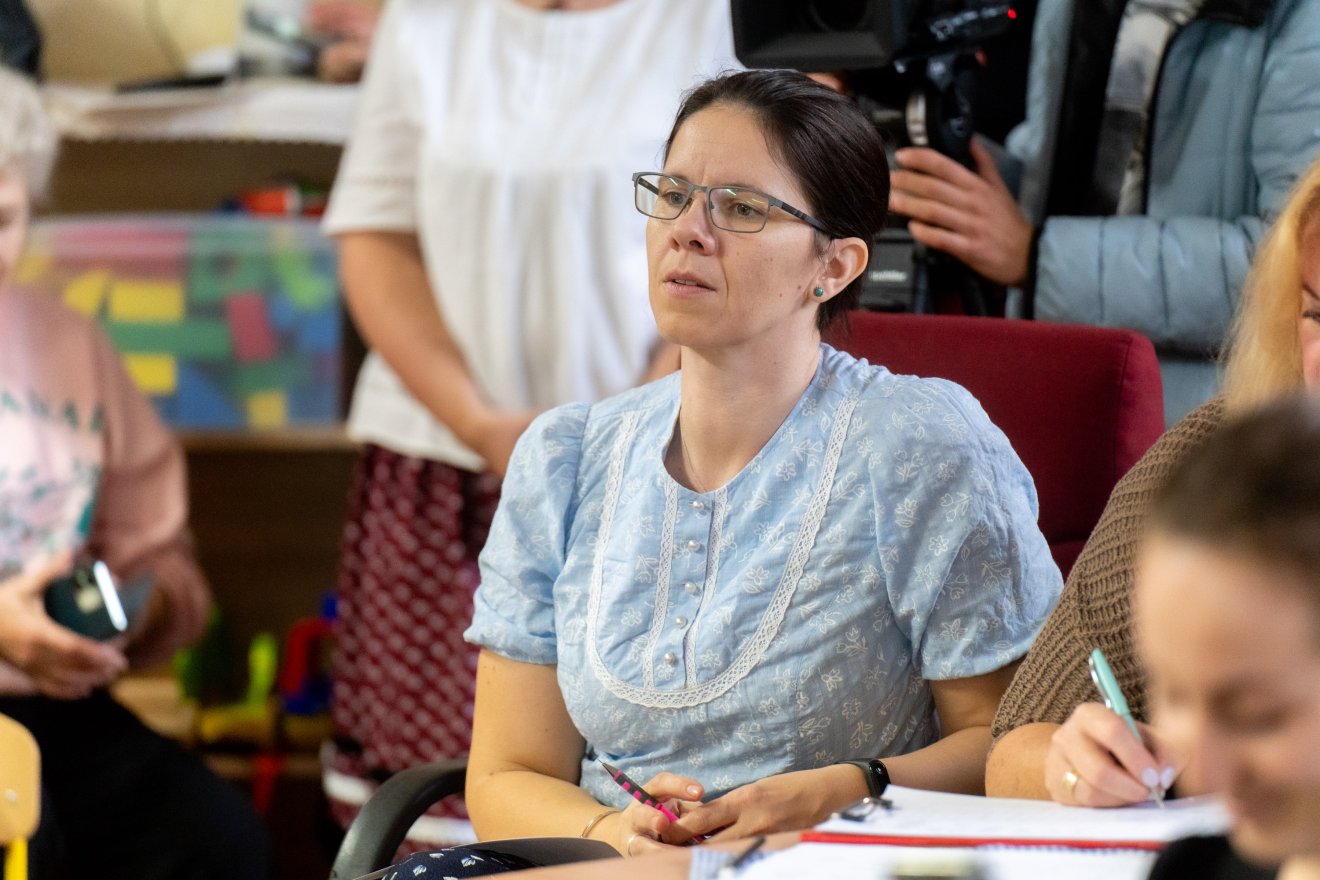 Weisz Réka, a Stefánia Napköziotthon igazgatója köszöntötte a kis mesemondókat &bullet;  Fotó: Haáz Vince