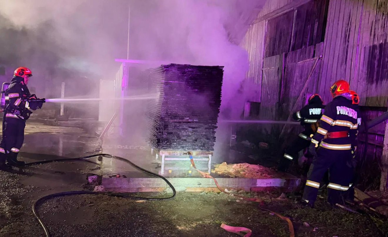 Megakadályozták a tűz terjedését &bullet;  Fotó: Maros megyei ISU