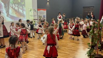 Varázsputtony és sok-sok szőlőszem: óvodások elevenítették fel a szüreti hagyományt