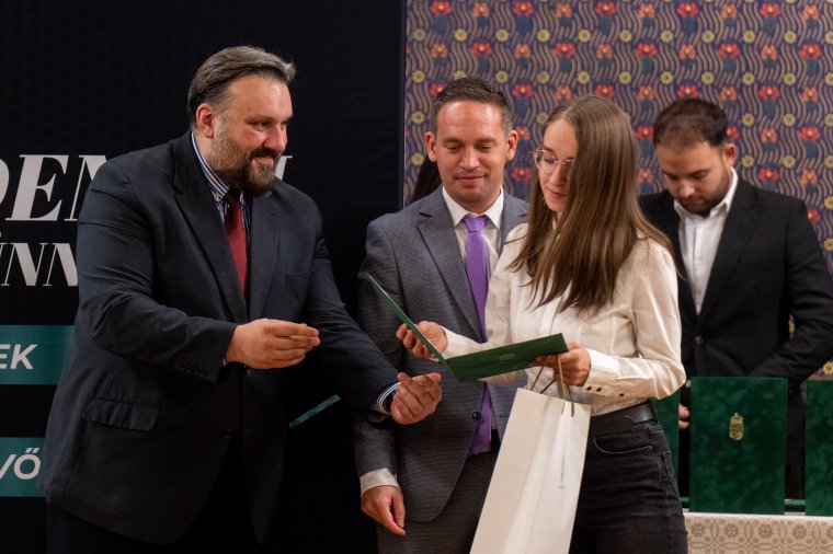 Ösztöndíjjal biztatják az agráriumhoz kötődő egyetemistákat