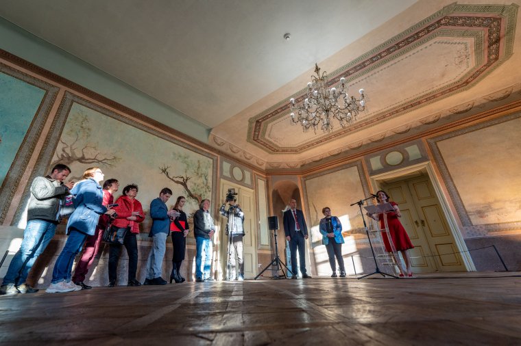 A múlt pasztellszínei ismét láthatók a Teleki Téka restaurált Palota-termében