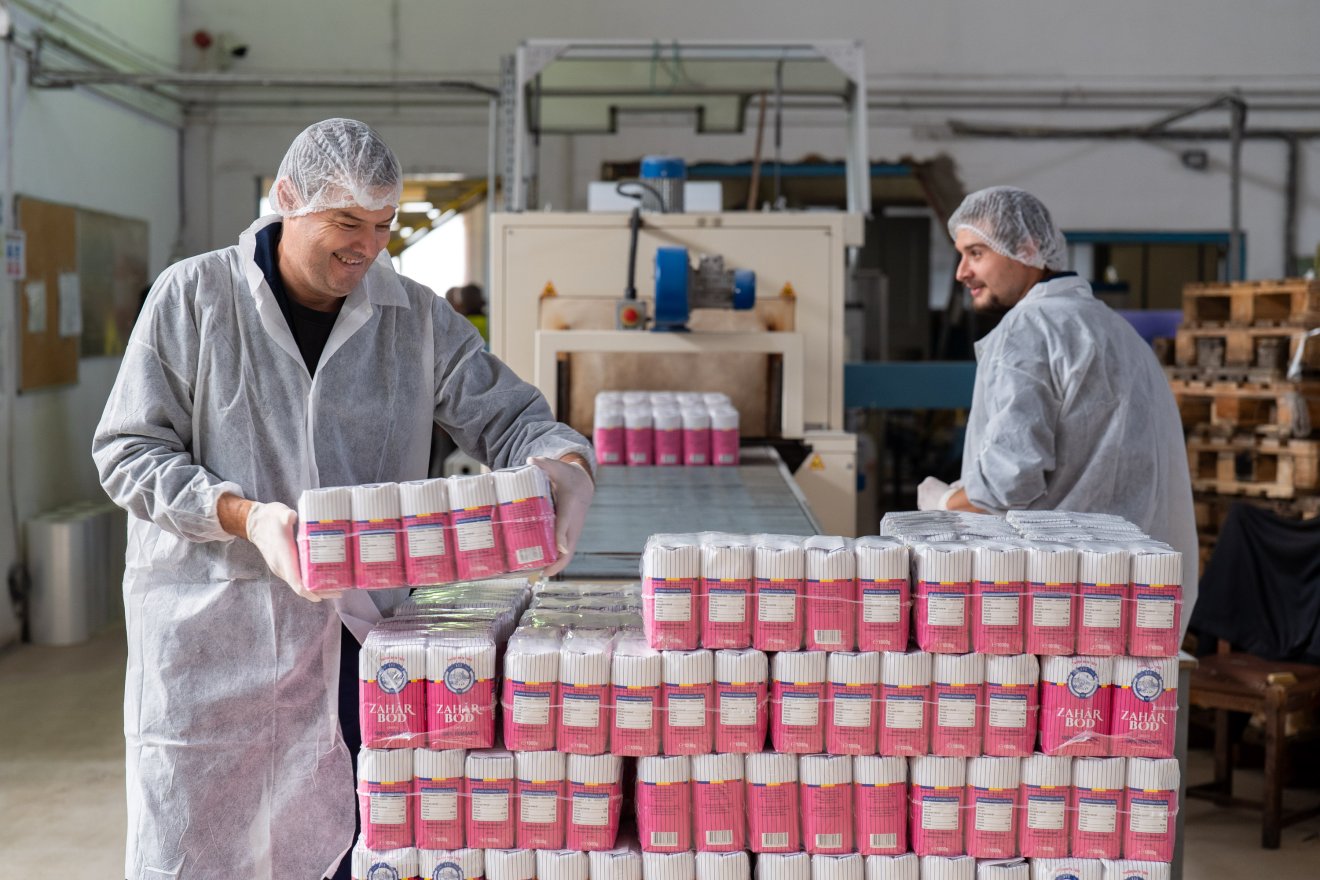 A legtöbb alkalmazott a csomagoló részlegen dolgozik &bullet;  Fotó: Haáz Vince