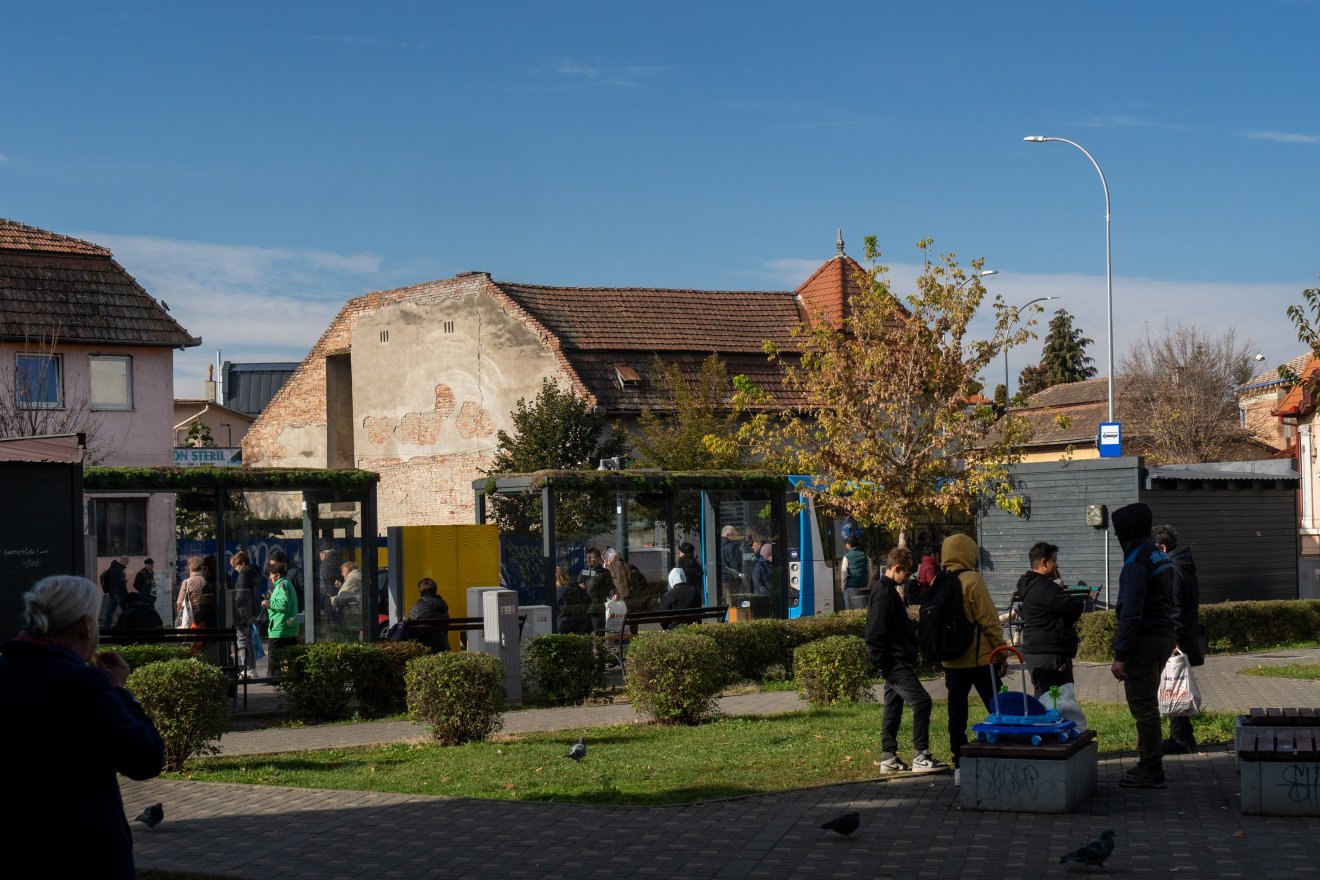 Sokan ingáznak most is autóbusszal •  Fotó: Haáz Vince