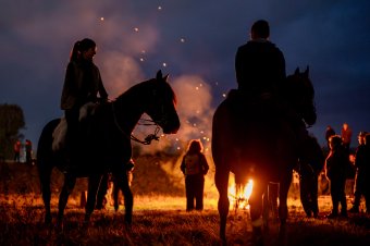 Az autonómiáért lobogtak az őrtüzek a Székelyföldön
