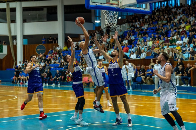 A villámrajt után jól gazdálkodott az előnyével a marosvásárhelyi kosárcsapat