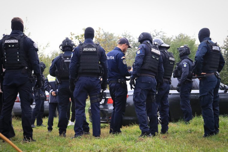 Maszkos rendőrök és csendőrök razziáztak Szászrégen és Segesvár környékén