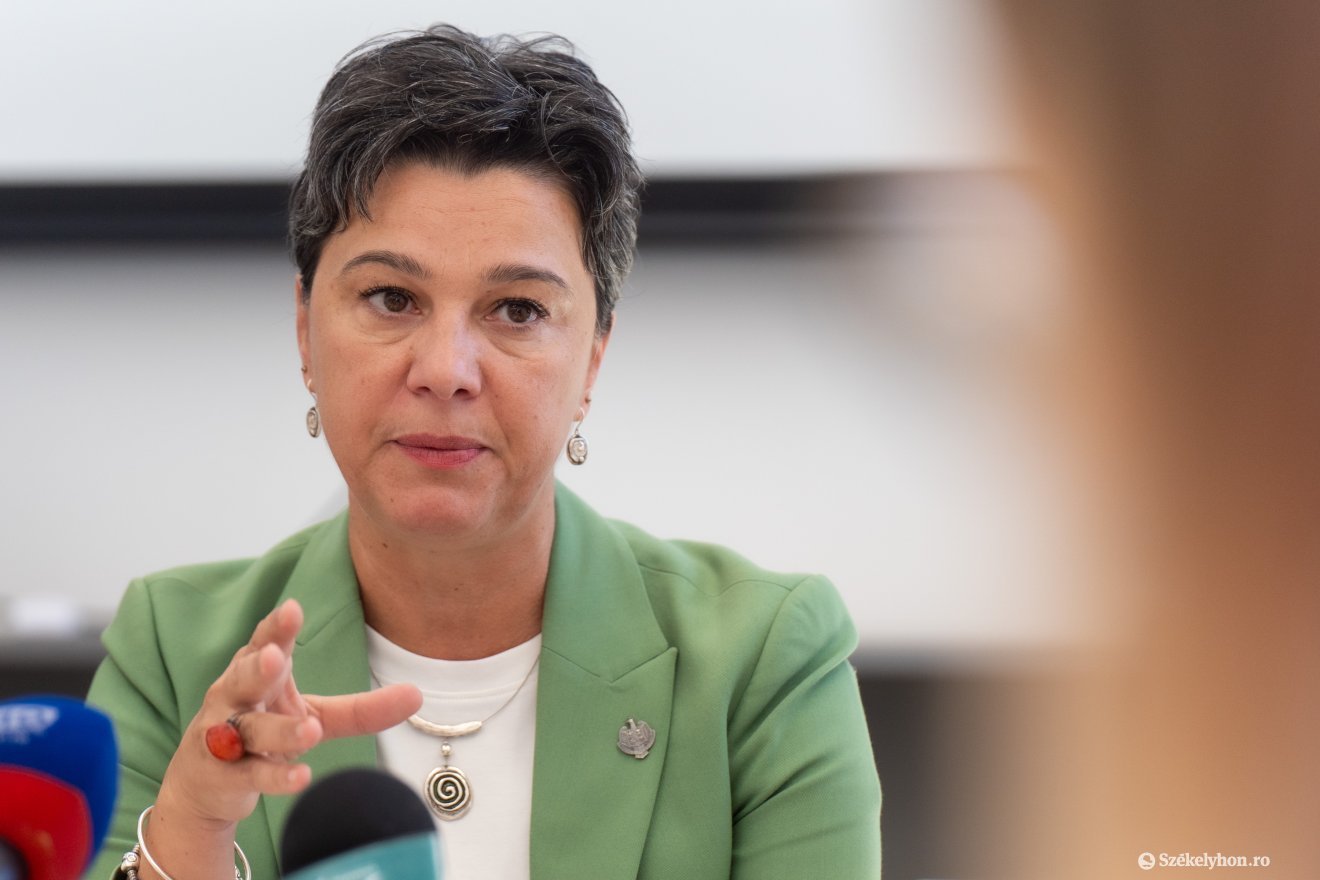 Csép Éva Andrea, parlamenti képviselő: ha már van elég ereje valakinek kilépni egy bántalmazó kapcsolatból, akkor ne pénzügyi okai legyenek annak, hogy nem adja be a válókeresetet •  Fotó: Haáz Vince