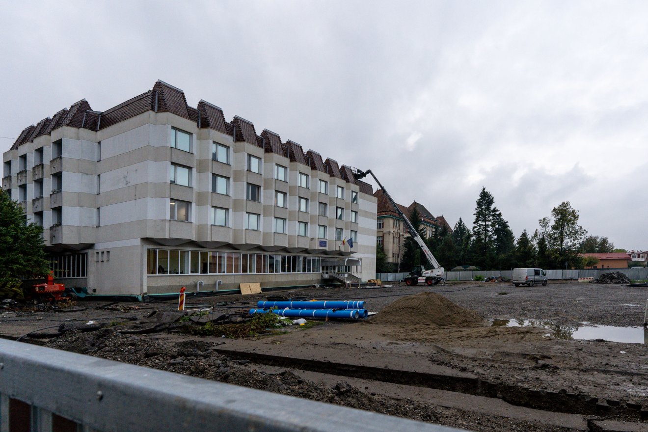 Itt lesz a 275 férőhelyen mélygarázs •  Fotó: Haáz Vince