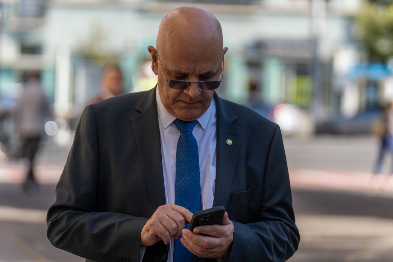 Fiktív munkavégzés gyanújával vizsgálódnak a katasztrófavédelemnél, Arafat telefonját is lefoglalták