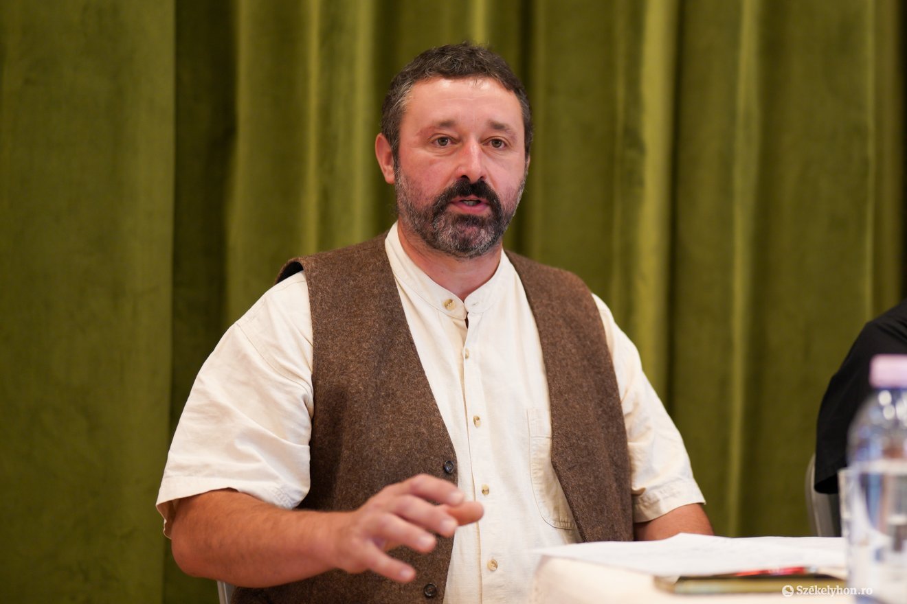 Demeter Miklós, az Erdélyi Kézműves Egyesületek Szövetségének alelnöke •  Fotó: Haáz Vince