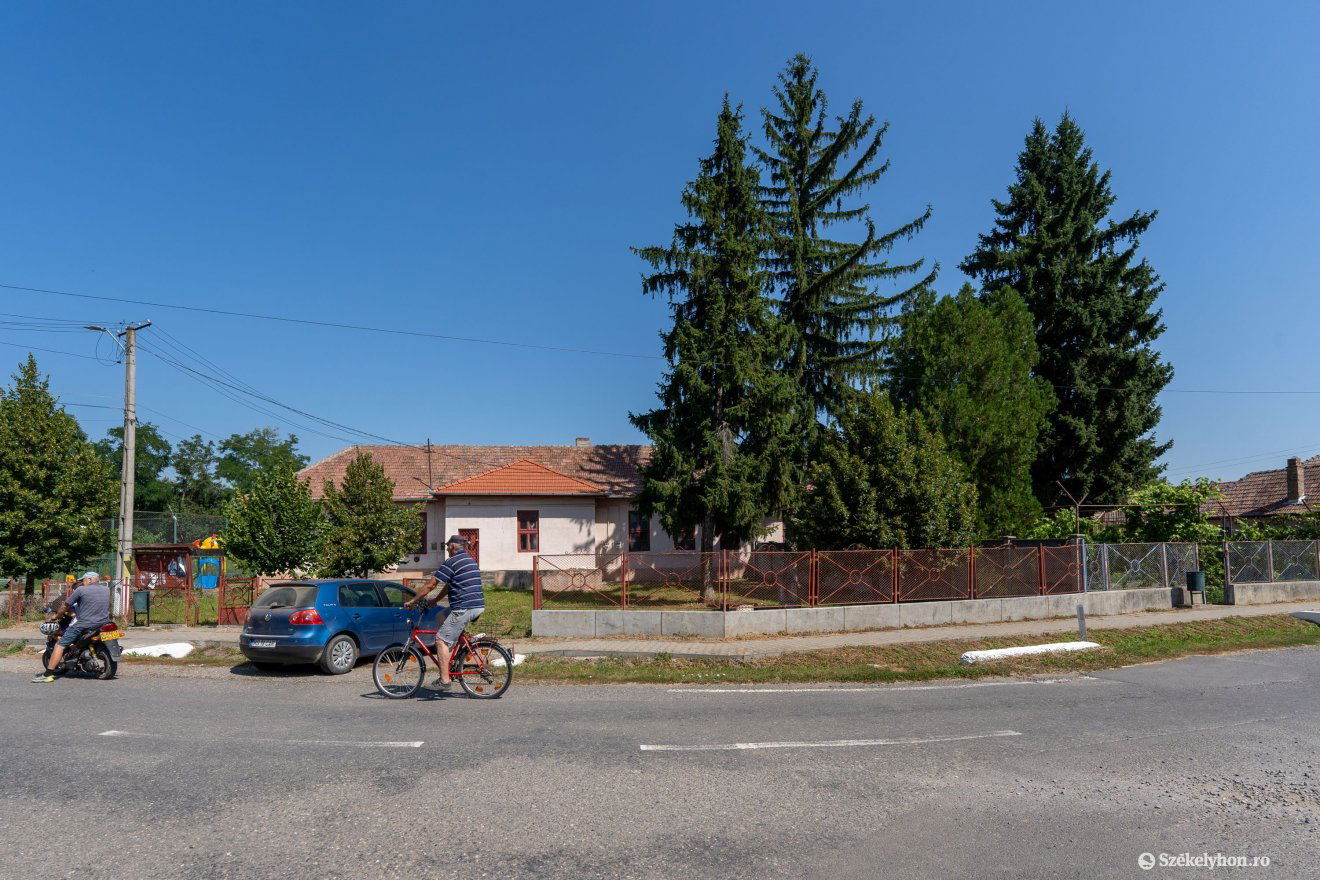 Ez volt az egykori református iskola és kántori lak •  Fotó: Haáz Vince