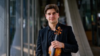 George Enescu hegedűjén szólalnak meg az évadnyitó dallamok