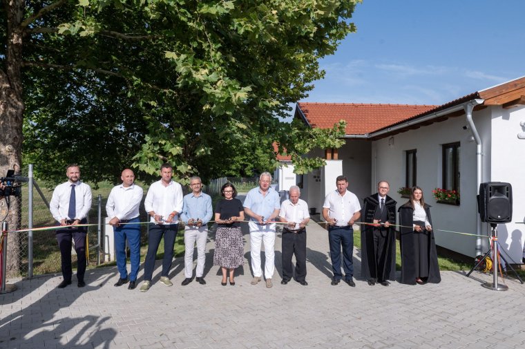 Szolgálati lakások és egészségügyi központ épülhetett magyar kormánytámogatásból Nyárádszeredában