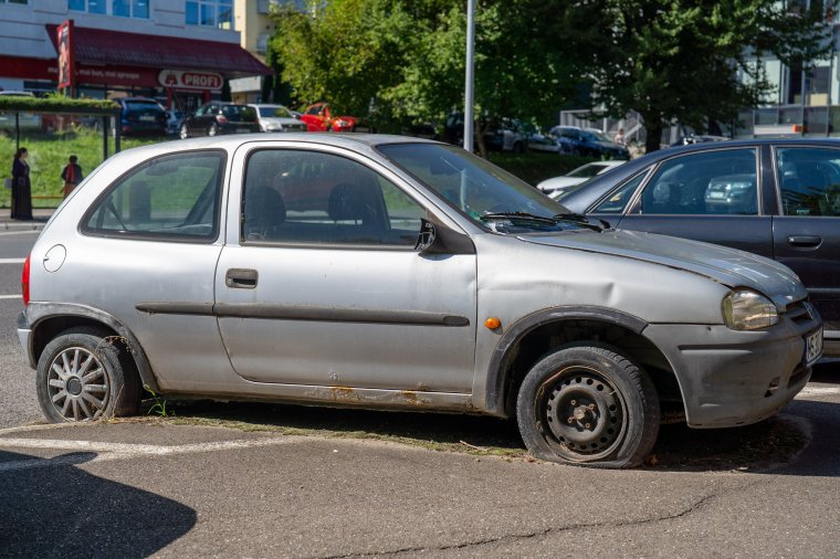 Július második felében indul a roncsautó-program