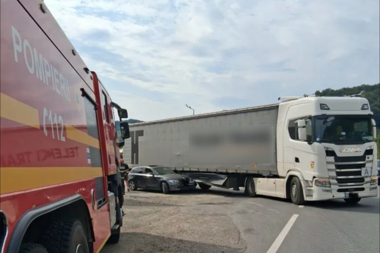 Szerencsére senki nem sérült meg a balesetben •  Fotó: Maros megyei tűzoltóság