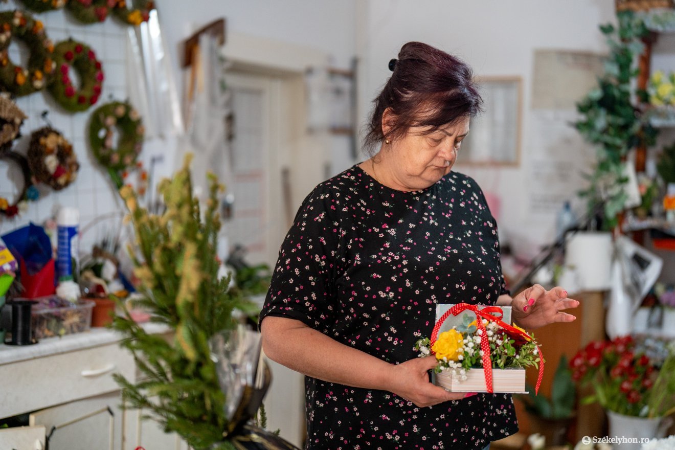 A virágok nem bánják vezetékes vizet •  Fotó: Haáz Vince