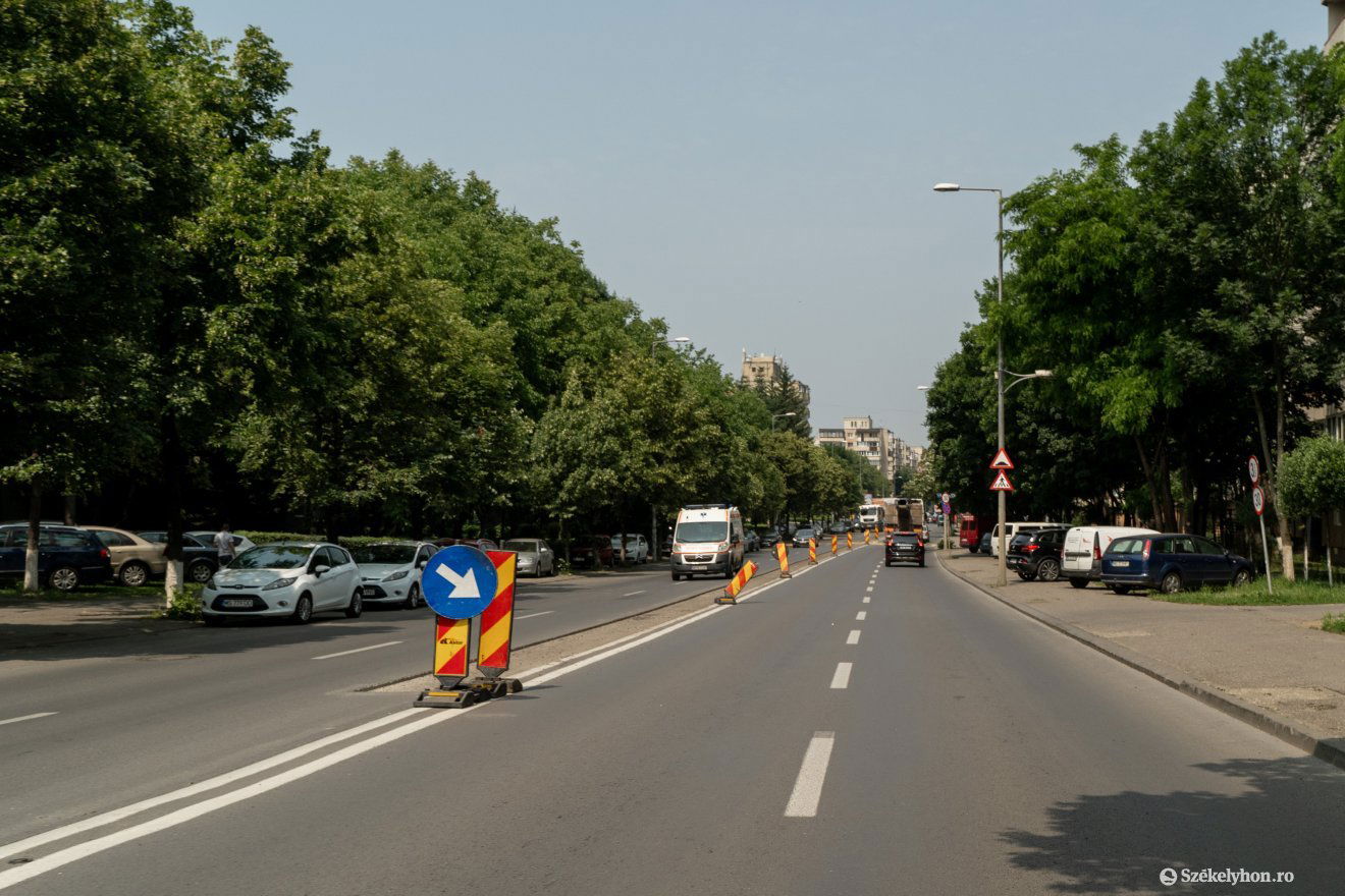 Éjszaka fogják leaszfaltozni a felmart útszakaszt •  Fotó: Haáz Vince