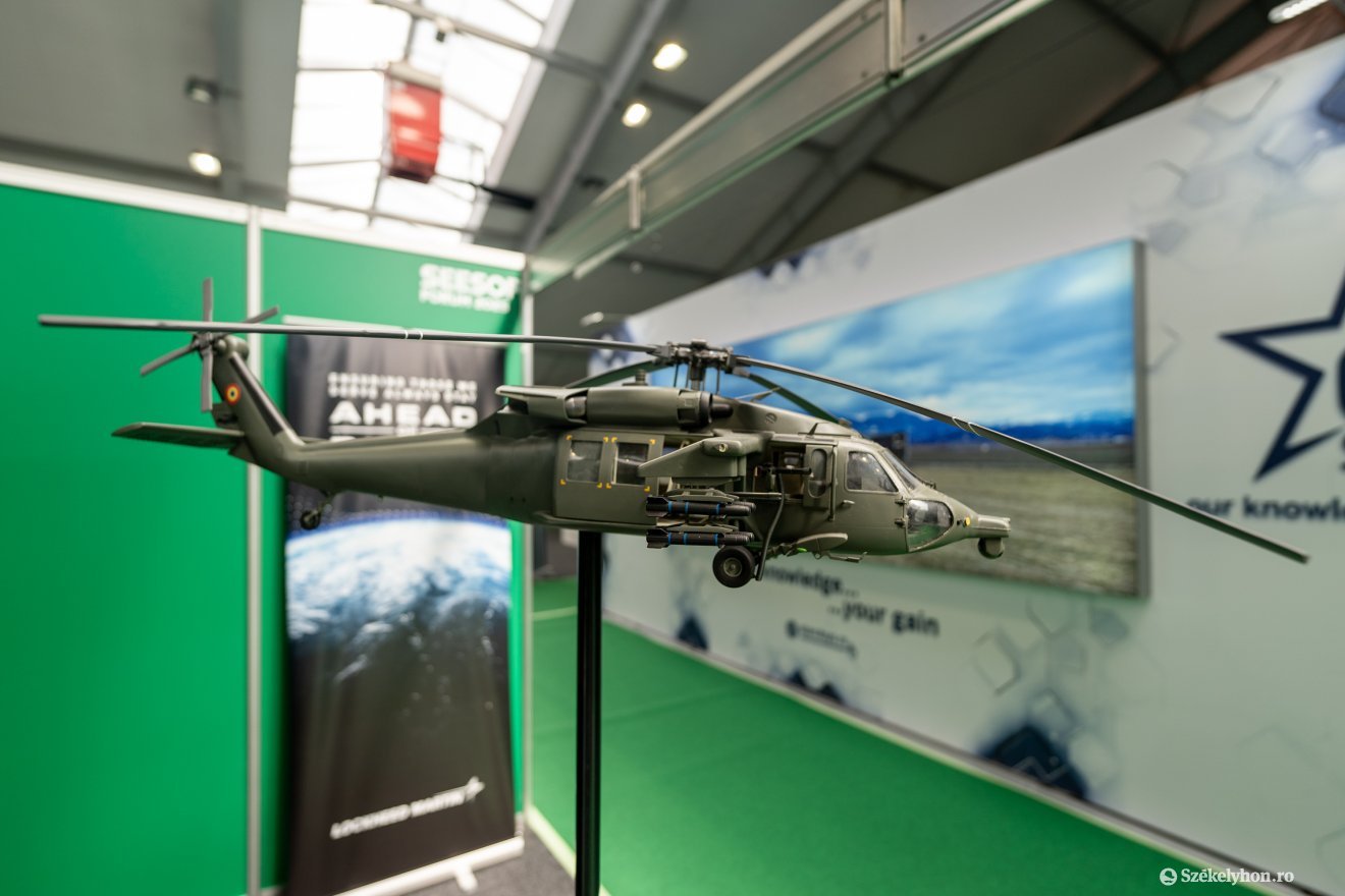 Helikopter csak ekkora méretben volt •  Fotó: Haáz Vince