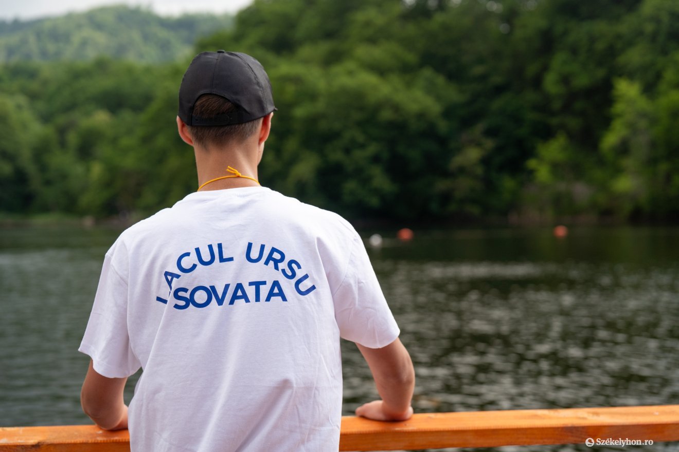 Felügyelők is vannak, hogy mindenki biztonságban legyen •  Fotó: Haáz Vince
