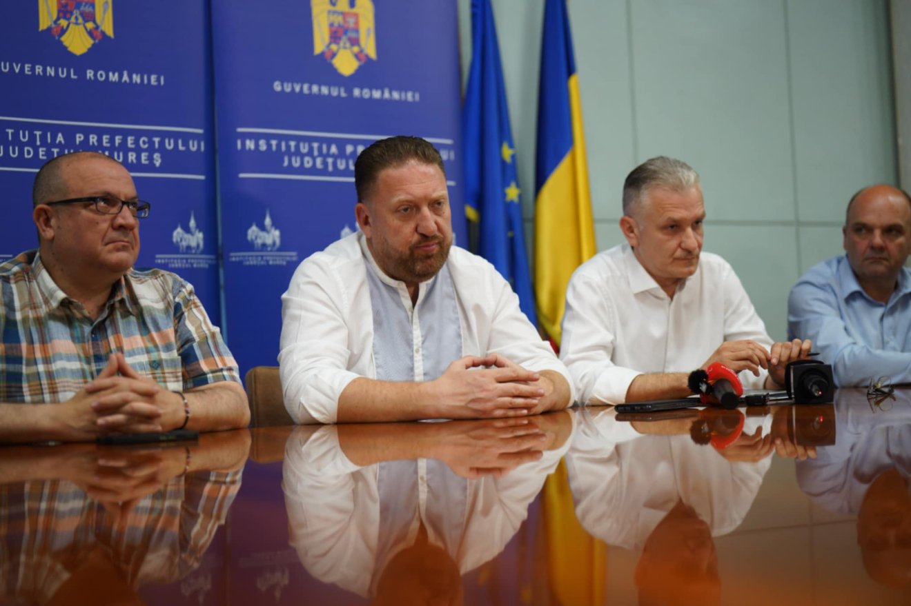 A Maros megyei vészhelyzeti bizottság tagjai •  Fotó: Haáz Vince