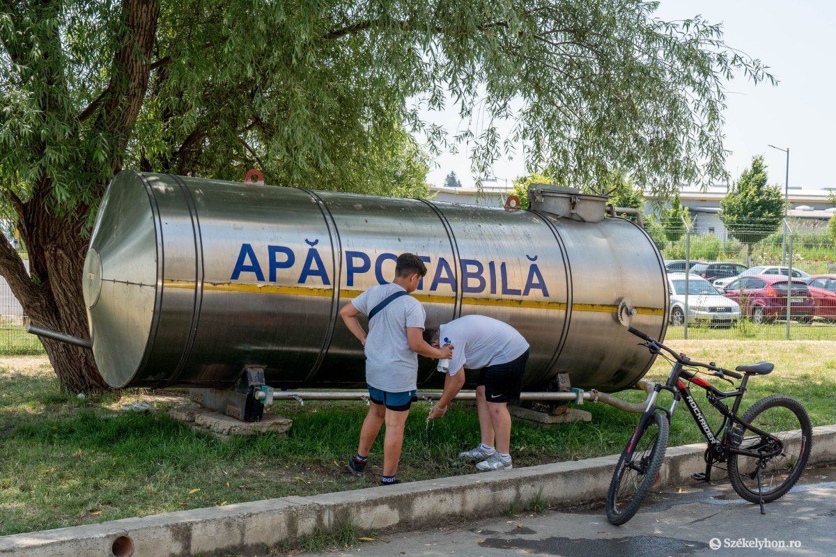 A tartályokból kínált víz költsége nem a lakosságot terheli &bullet;  Fotó: Haáz Vince