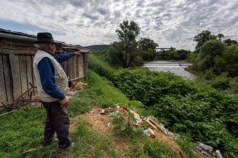Fechet Parajdon: Magyarországra is átjut a Marossal a továbbra is nagyon magas sókoncentráció