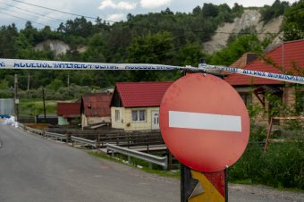 Érkeznek a külföldi szakértők, két miniszter is a helyszínen követi nyomon a parajdi fejleményeket