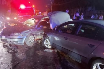 Autók ütköztek, egy személy súlyosan megsérült