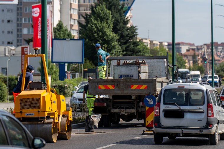 Módosítani fogják a már felfestett sávokat a marosvásárhelyi Dózsa György utcában