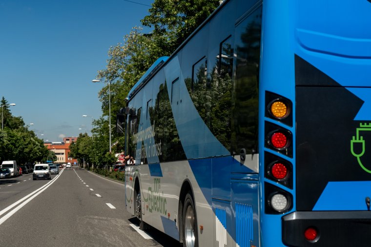 A városi busszal utazóknak fele sem elégedett a szolgáltatással