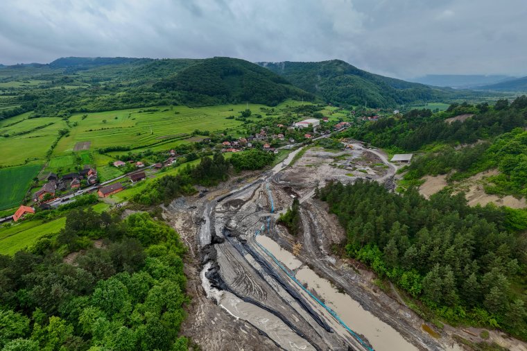 Bányakatasztrófa: szerdán víz alá kerülhet a turisztikai részleg