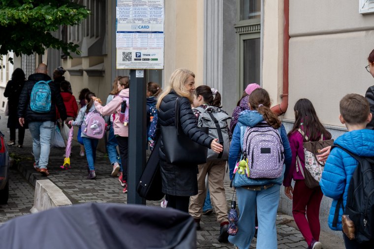 Egyelőre nem veszélyeztetnek magyar osztályokat a tanügyet is érintő megszorítások