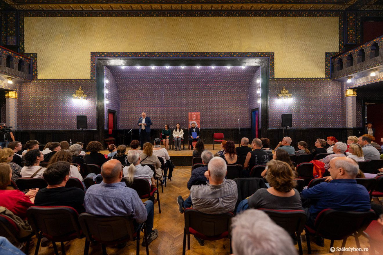 A beszédek a kisteremben hangzottak el •  Fotó: Haáz Vince