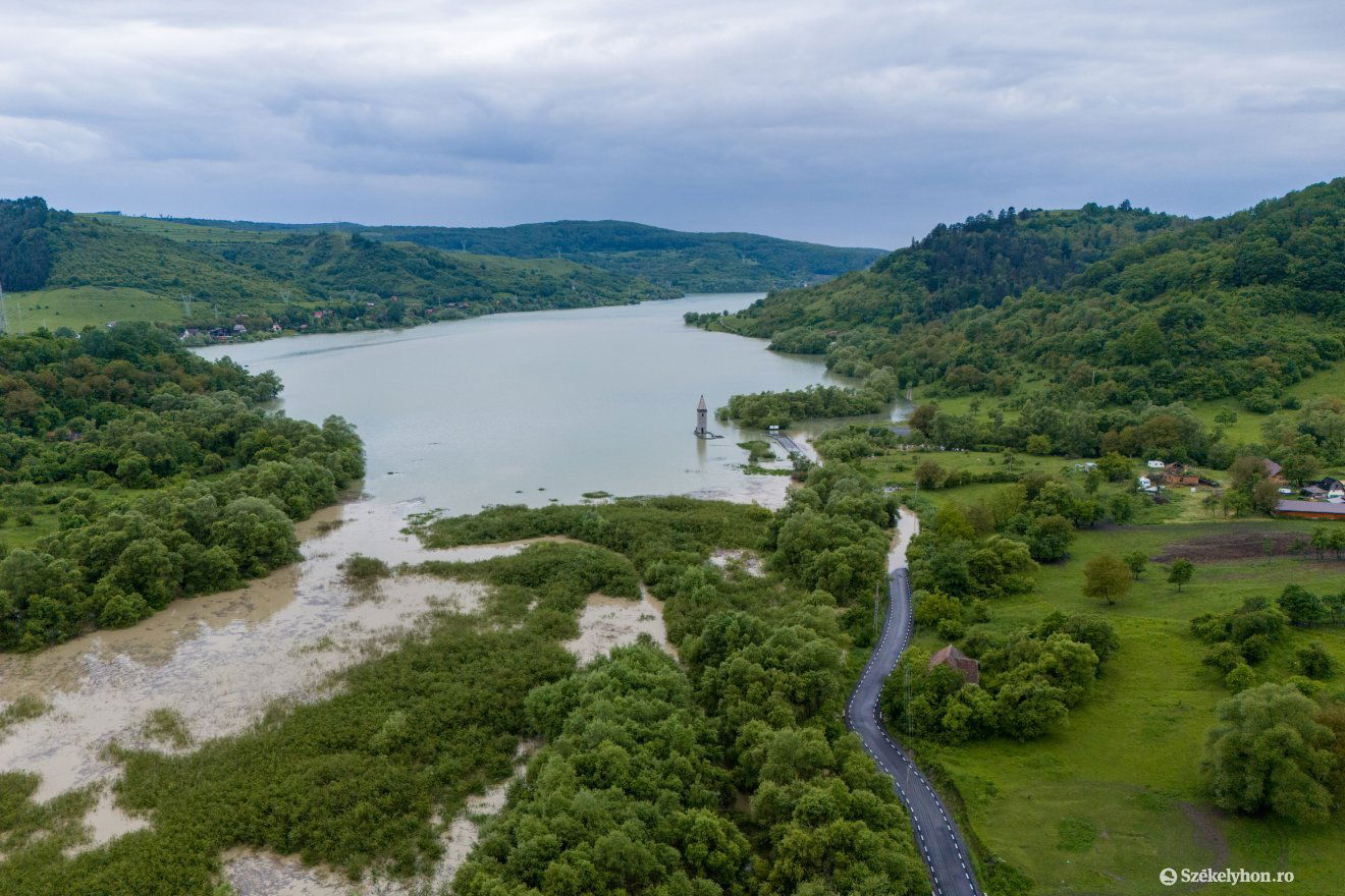 Teljesen feltelt a víztározó •  Fotó: Haáz Vince