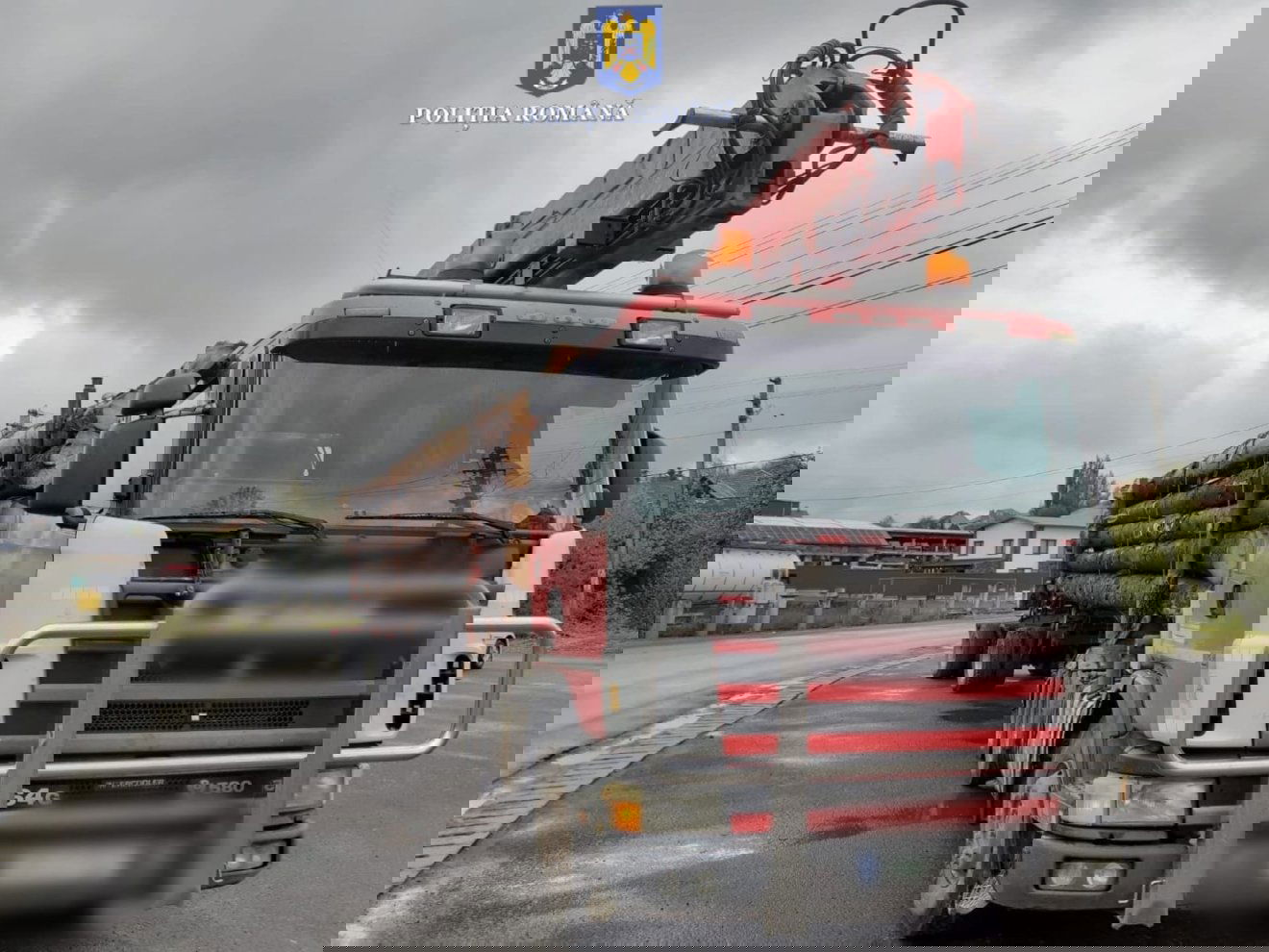 Iratok nélkül szállította a faanyagot •  Fotó: Hargita megyei rendőrség