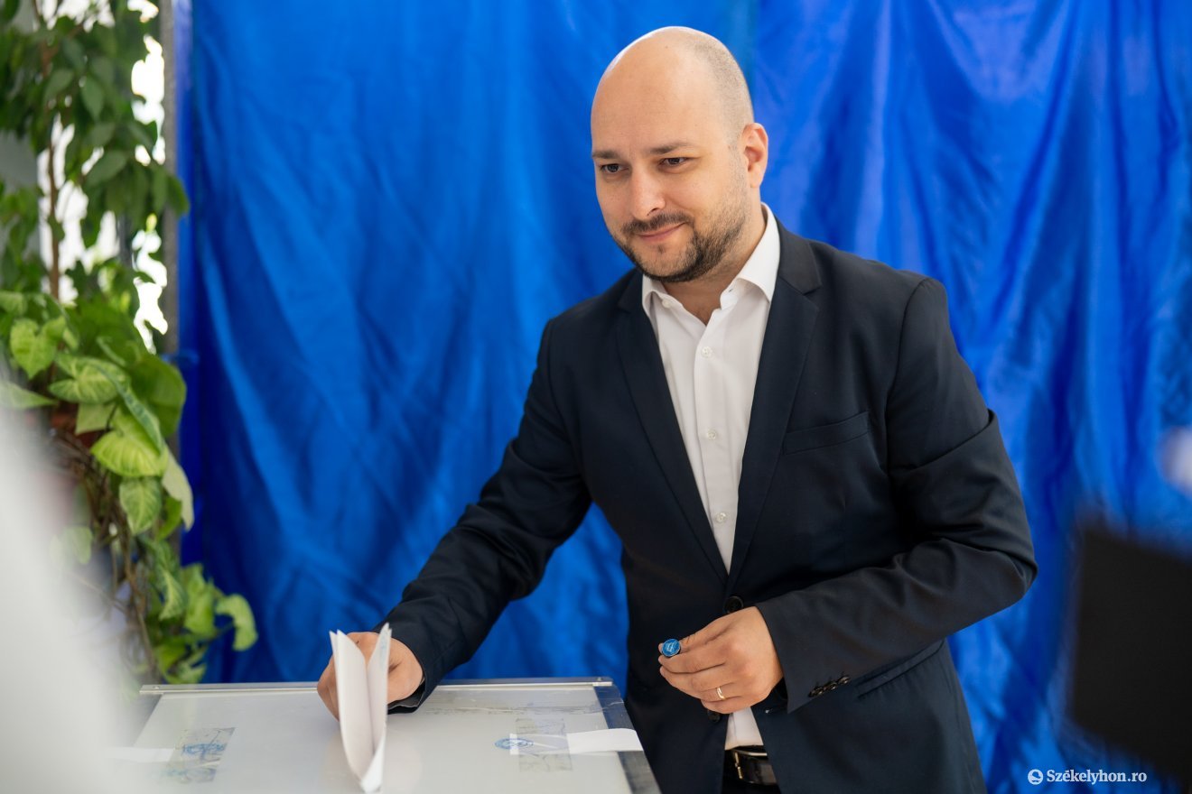 Kovács Mihály Levente mindenkit ara biztatott, hogy éljen a választás lehetőségével •  Fotó: Haáz Vince