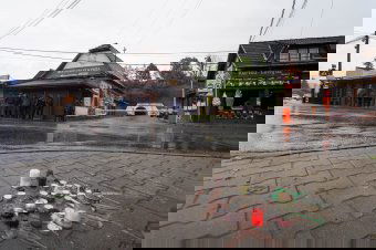 Már gyászolják a sóbányát – gyertyákat helyeztek ki Parajdon