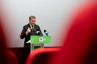 Román város avatta díszpolgárává Cseke Attila fejlesztési minisztert