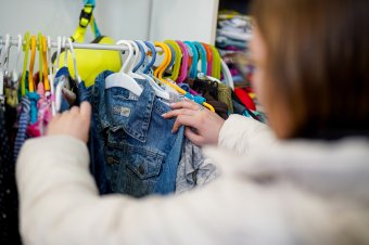 Új köntösbe bújtatták az adományboltot, hogy vonzóbb legyen