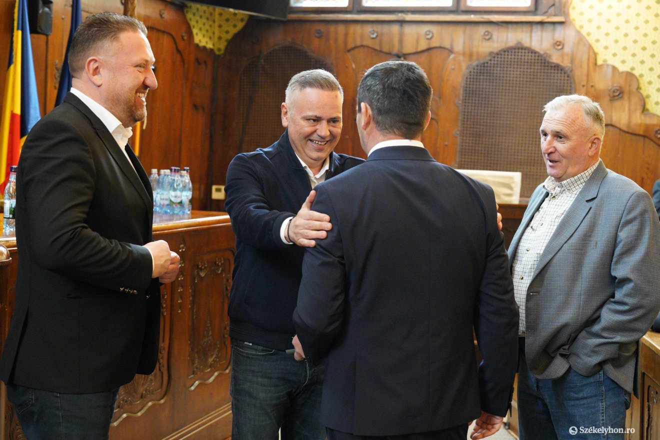 Sok ismerőssel találkozott a mezőgazdasági miniszter •  Fotó: Haáz Vince