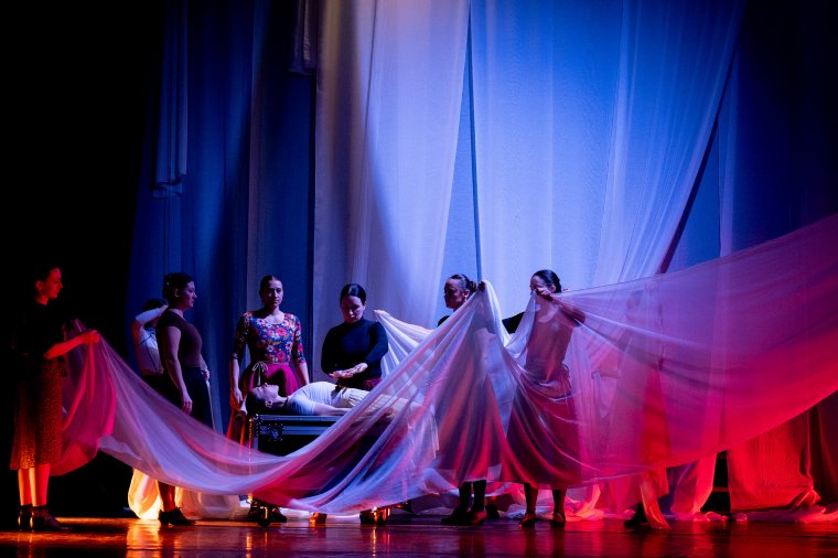 Itt egész más nőnek lenni, mint máshol – erről is szól a Maros együttes új előadása