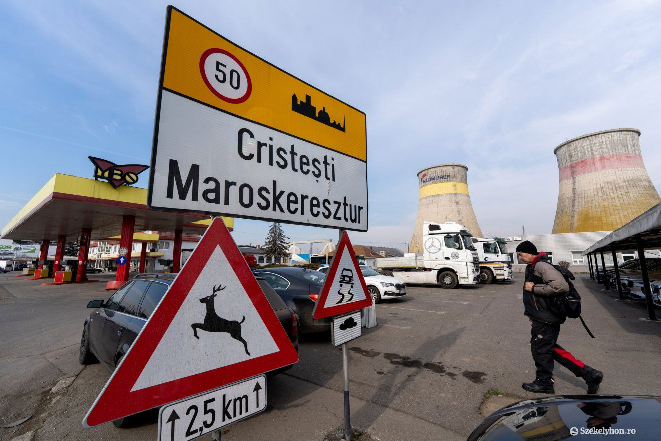 A régi településtábla is áll még •  Fotó: Haáz Vince
