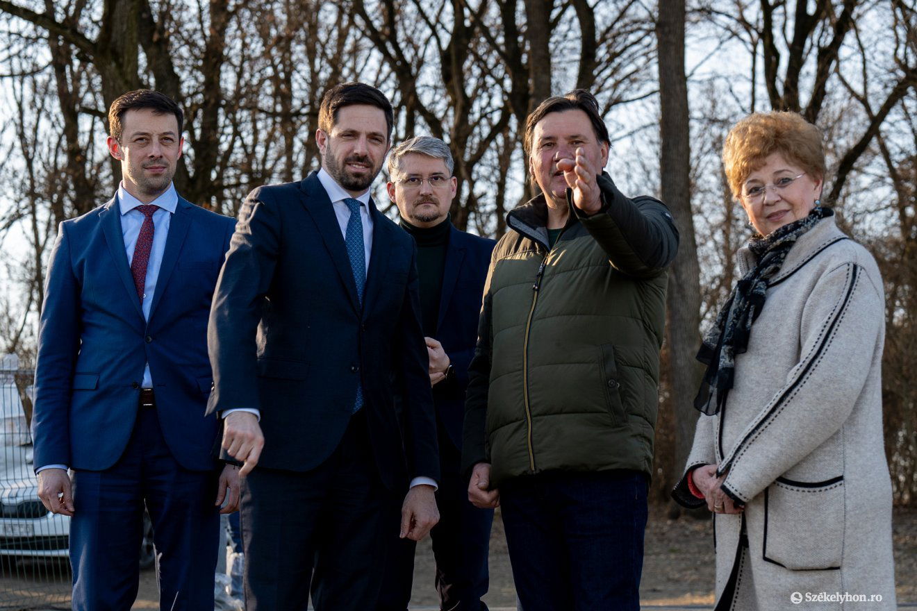 Szabó János farmtulajdonos mutatta be a fejlesztéseket •  Fotó: Haáz Vince