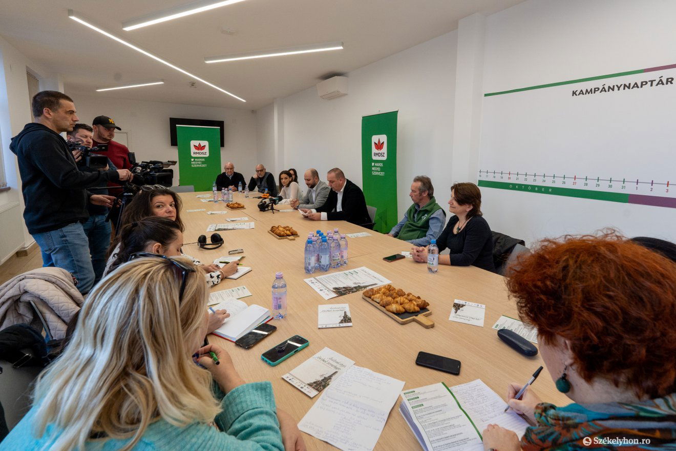 Mindenki elmondta, hogy mivel készül a nemzeti ünnepre •  Fotó: Haáz Vince