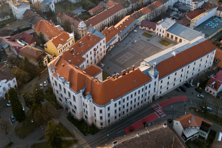 Élőben közvetítik a Bolyai iskola ballagási ünnepségét